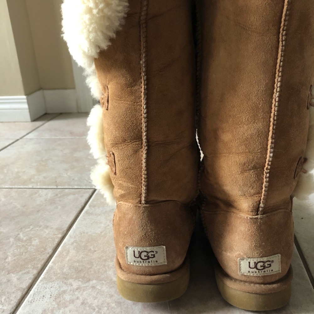 Bailey button triplet Ugg boots - Picture 3 of 4